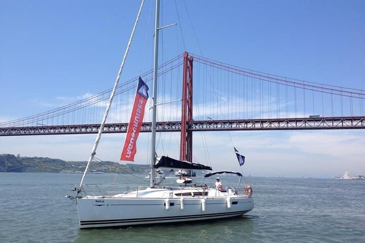 Private 2-Hour Sailing Tour on the Tagus: Lisbon from the Water photo 2