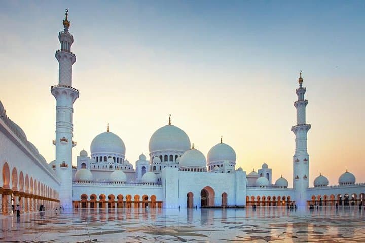 Private Abu Dhabi City Tour with Sheikh Zayed, Emirates Palace & Buffet Lunch photo 2