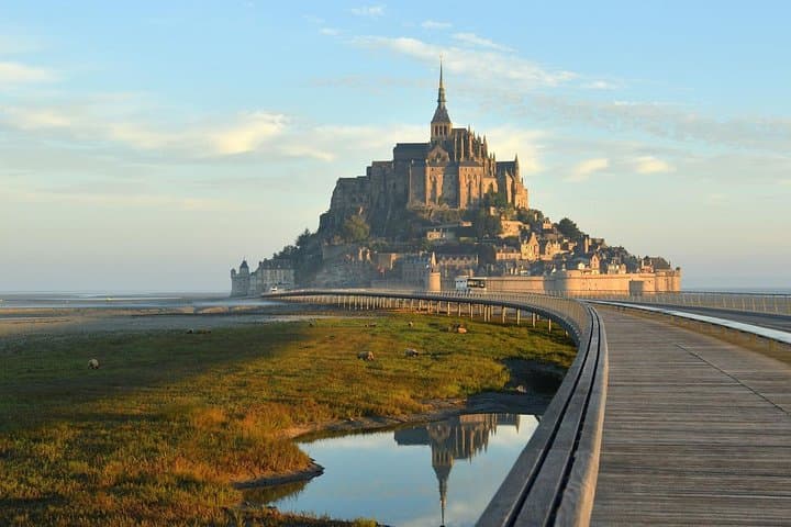 Private Day Trip to Mont-Saint-Michel from Saint-Malo in a Mercedes V-Class photo 1