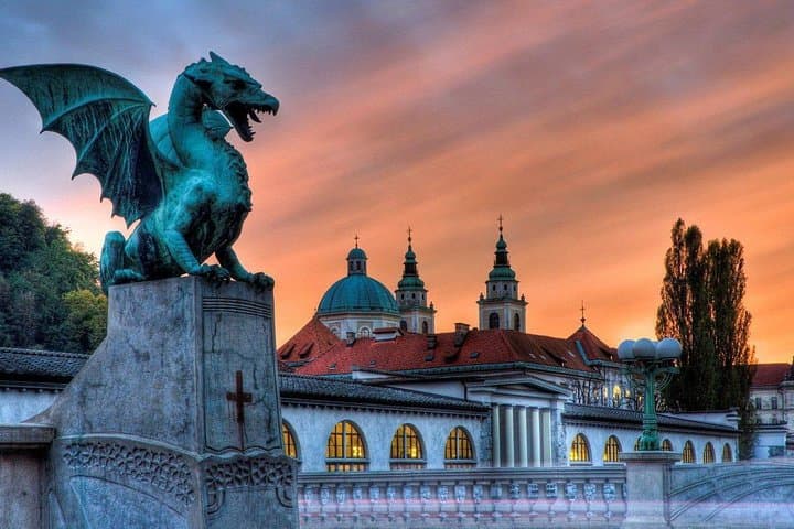 Ljubljana and Postojna Cave Day Trip from Zagreb: Karst Caves & Riverfront Strolls