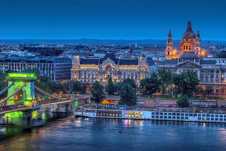 Zagreb to Budapest Transfer with Lake Balaton Stop — Scenic Day Drive