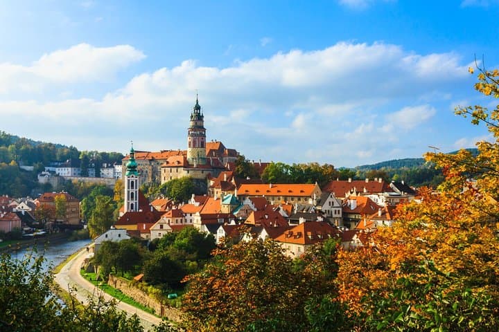 Prague to Passau Scenic Transfer with 4-Hour Cesky Krumlov Stop photo 2