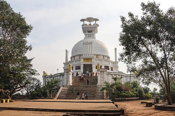 Full-day Bhubaneswar Temple City Tour: Lingaraj, Dhauli, Khandagiri & Museums