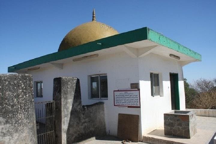 West Salalah Half-Day: Qara Mountains, Mughsayl & Frankincense photo 3
