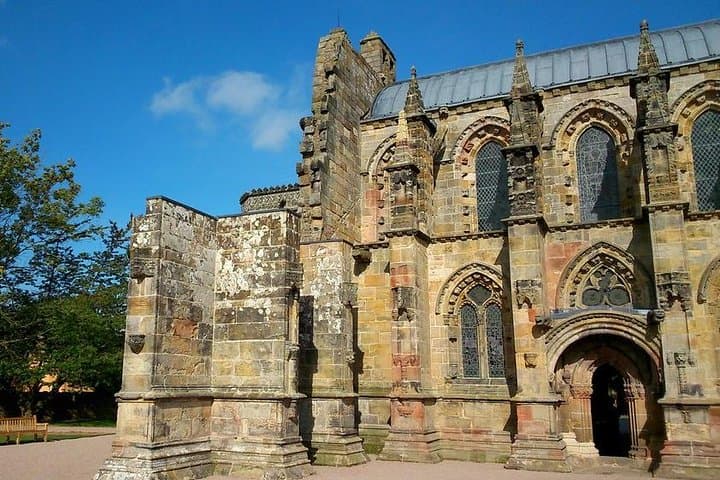 Edinburgh Shore Excursion: Castle, Arthur's Seat & Rosslyn Chapel Private Minivan Tour