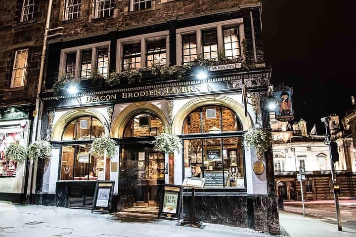 Edinburgh Private VIP Evening City Tour & Traditional Pub Dinner