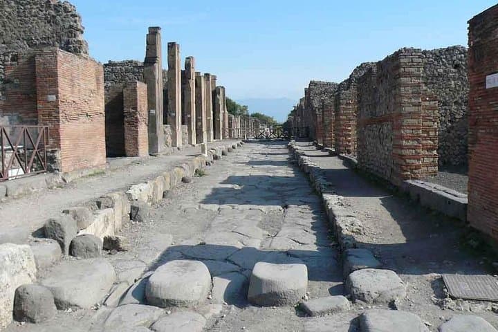 Private Transfer Naples to Positano with Guided Pompeii Visit photo 2