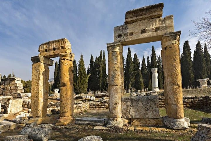 Pamukkale and Hierapolis: Day Trip to Turkey’s White Travertines and Ancient Spa City photo 2