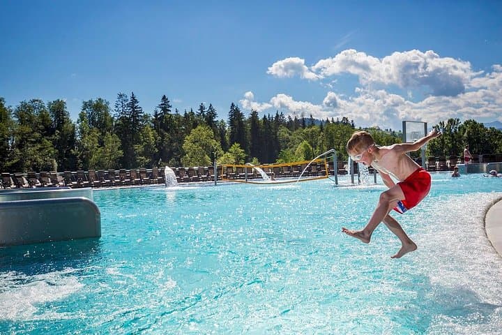 Chochołowskie Thermal Baths Day Trip from Krakow — Private Pools & Relaxation photo 5