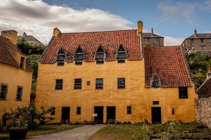 Outlander Locations Day Tour from Edinburgh — Doune, Blackness & Culross