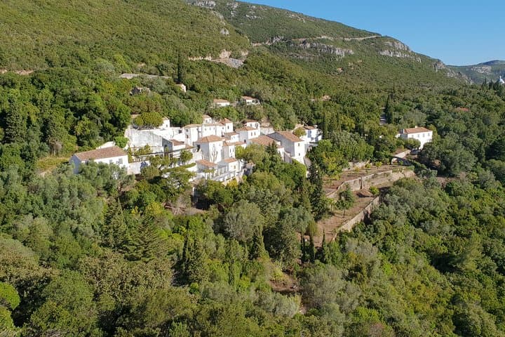 Blue Coast Private Day Trip to Sesimbra & Arrábida from Lisbon photo 6