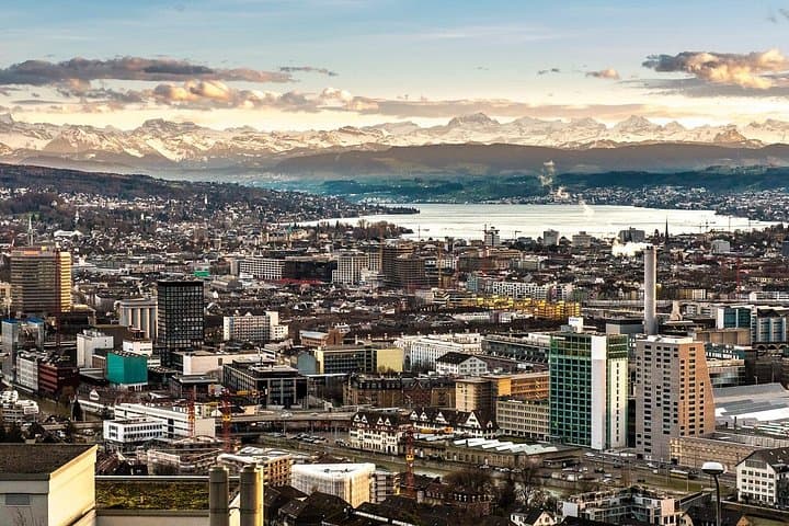 Private Zurich Walking Tour: Old Town, Lake Zurich & Waid Panoramas photo 2