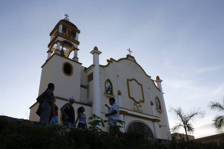 Huatulco City Tour: Mezcal, Markets & Scenic Viewpoints
