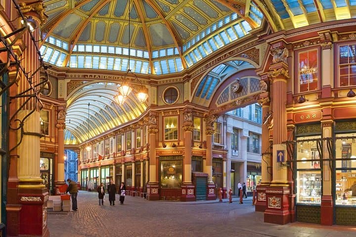 Private Harry Potter Family Walking Tour in London — Piccadilly to King's Cross