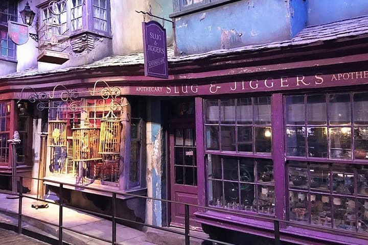 Private Harry Potter Family Walking Tour in London — Piccadilly to King's Cross photo 2
