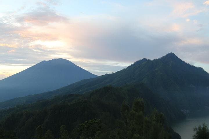 Mount Batur Sunrise Trek: Summit Breakfast Above Lake Batur photo 2