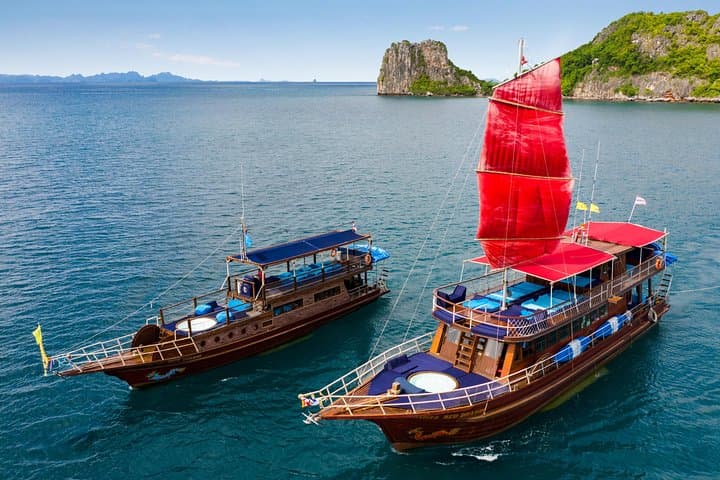 Explore Ang Thong Marine Park: Semi-Private Yacht, Kayaks & Blue Lagoon Views