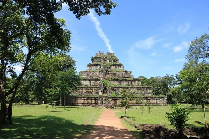 Beng Mealea & Koh Ker Private Tour — Siem Reap Jungle Temple Day Trip photo 2