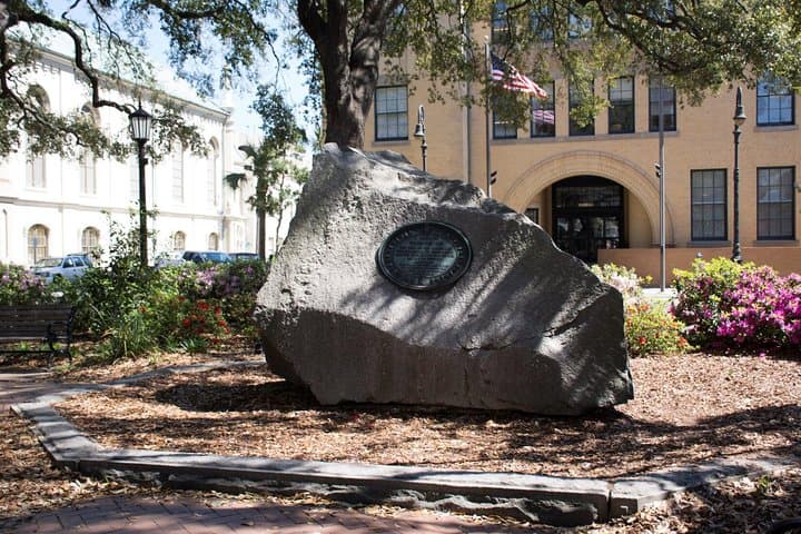 Savannah History Walking Tour: Explore the Squares, Tomochichi and Colonial Streets photo 2