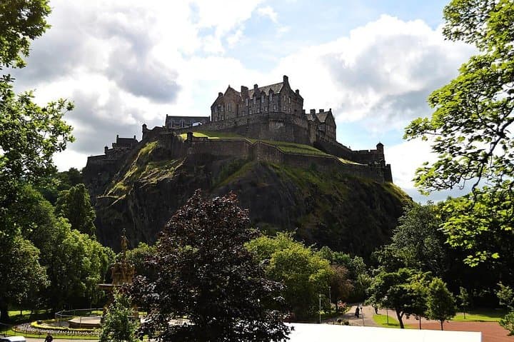 Edinburgh Like a Local: Private Custom Walking Tour photo 4