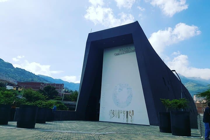 Medellin Historical City Tour — Memory Museum, Botero & Metro Cable to Santo Domingo Savio photo 2
