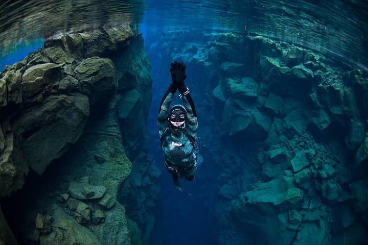 Freedive Silfra: Half-Day Freediving Between Continents in Þingvellir