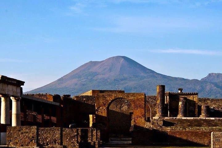 Skip-the-Line Pompeii Guided Tour with Archaeologist