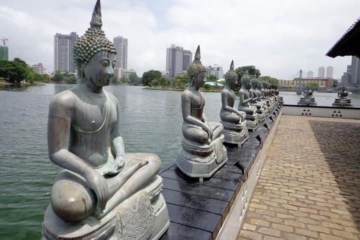 Panoramic Colombo Shore Excursion: Top Sights from the Port Passenger Terminal