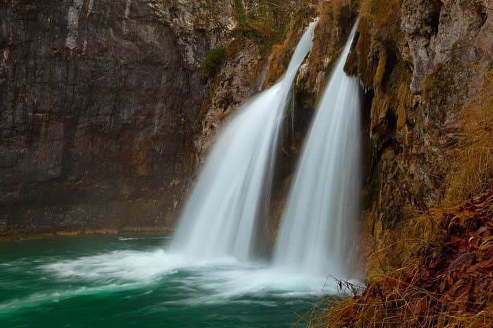 Plitvice Lakes Guided Tour: Skip-the-Line Day Trip to Croatia’s Waterfalls photo 2