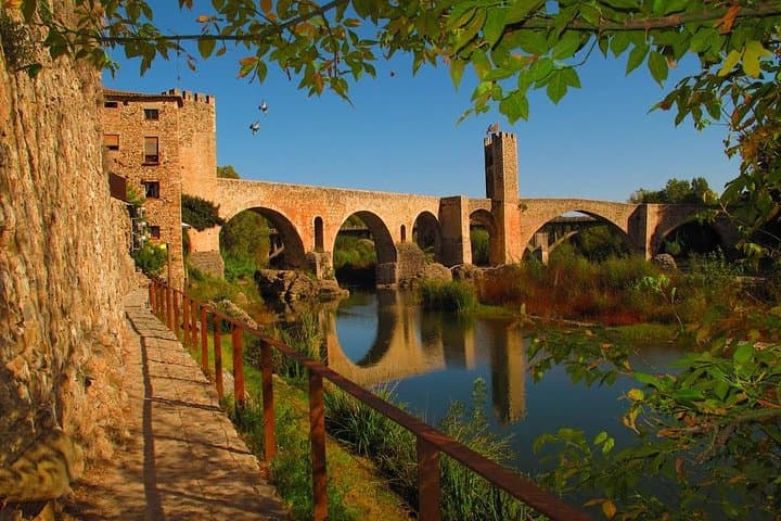 Besalú, Banyoles & Garrotxa Volcanoes Day Trip from Girona
