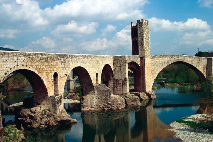 Besalú, Banyoles & Garrotxa Volcanoes Day Trip from Girona photo 3