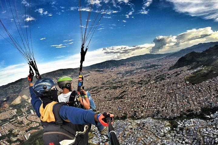 Paragliding Near Medellín: Tandem Flights Over Antioquia’s Valleys photo 2