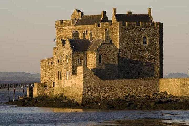 Outlander Day Tour from Edinburgh (Spanish) — Castles, Villages & Filming Locations photo 1
