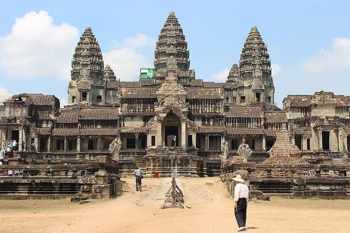 Half-Day Private Angkor Wat Cultural Tour — Explore the Splendour of Cambodia's Temple Complex photo 2