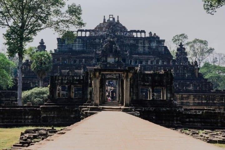 Full-Day Private Angkor Temples Tour — Siem Reap Sightseeing & Angkor Wat