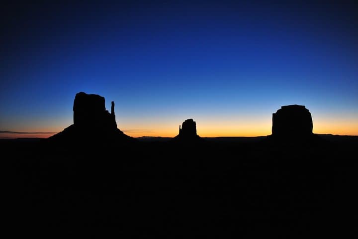 3-Hour Sunrise & Sunset 4x4 Tour in Monument Valley: John Ford's Point to Ear of the Wind photo 4