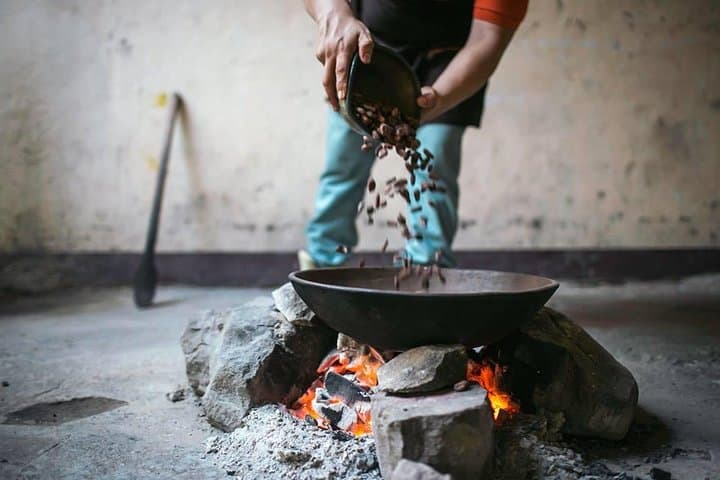 Hands-On Chocolate Workshop in Granada: Make Chocolate from Nicaraguan Cacao photo 2