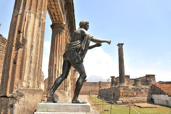 Skip-the-Line Pompeii Private Tour: 2.5-Hour Highlights with Local Guide photo 2