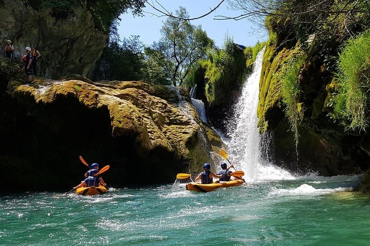 Kayaking the Mrežnica River: 5 km of Waterfalls and Turquoise Pools