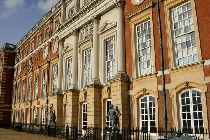 Private Windsor Castle and Hampton Court Palace Day Tour from London photo 6