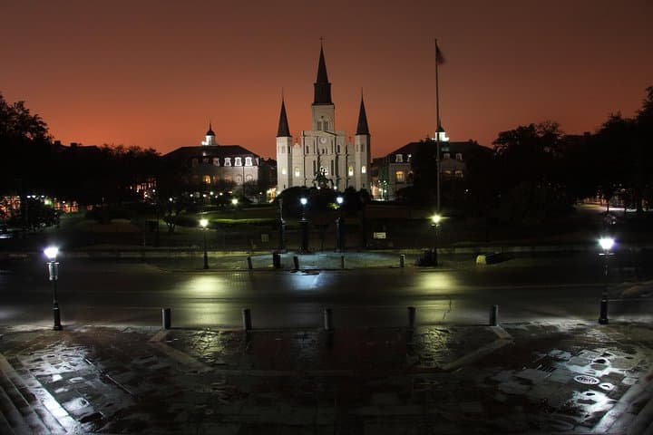 New Orleans Haunted Pub Crawl: French Quarter Ghosts & Historic Bars photo 3