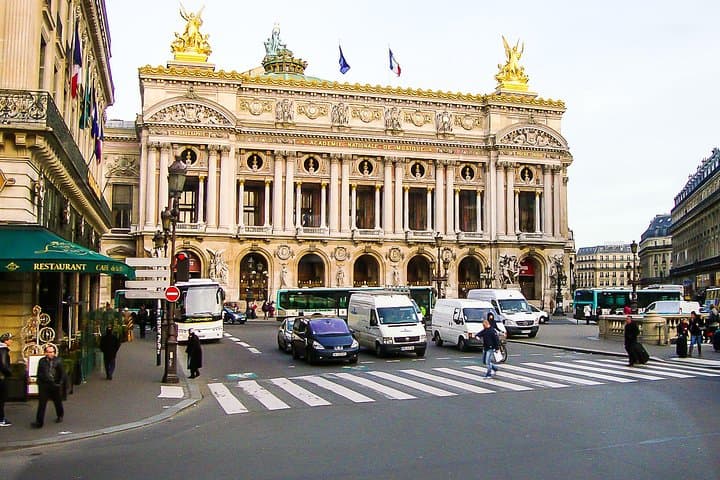 One Day in Paris: Private Walking Tour with a Friendly Local Guide photo 2