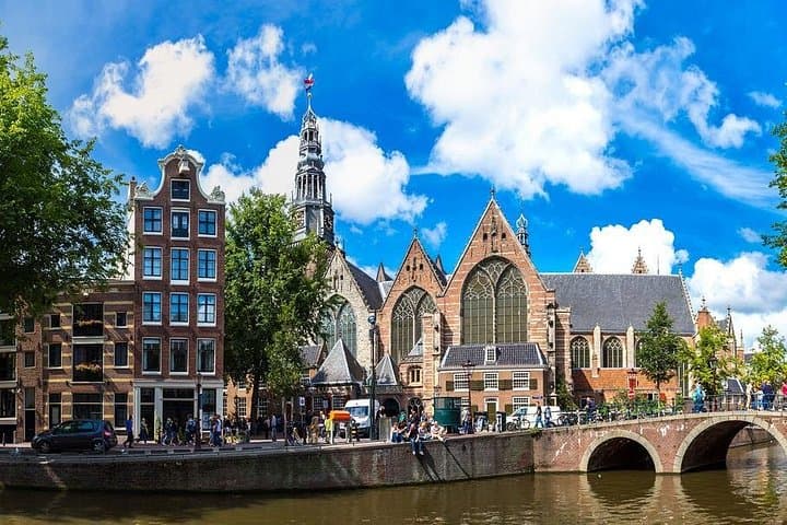 Private Amsterdam Walking Tour: Historic Centre Highlights in English or Spanish photo 3