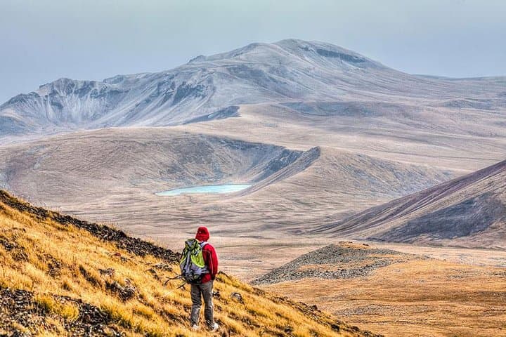 Jeeping and Summit Trek: Azhdahak Mountain Day Tour from Yerevan