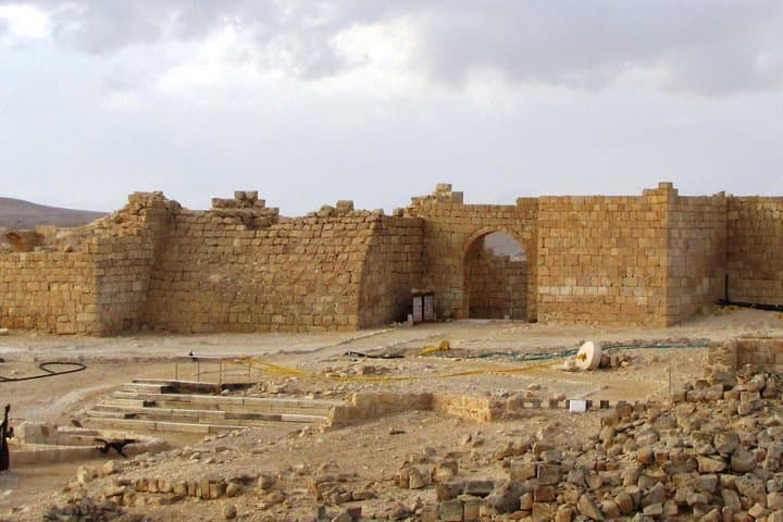 Negev Mountains Private Tour from Tel Aviv — Makhtesh Ramon, Avdat & Sde Boker photo 3