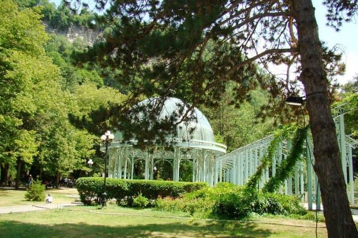 Mtskheta to Borjomi Day Tour — Uplistsikhe, Gori & Borjomi National Park photo 2