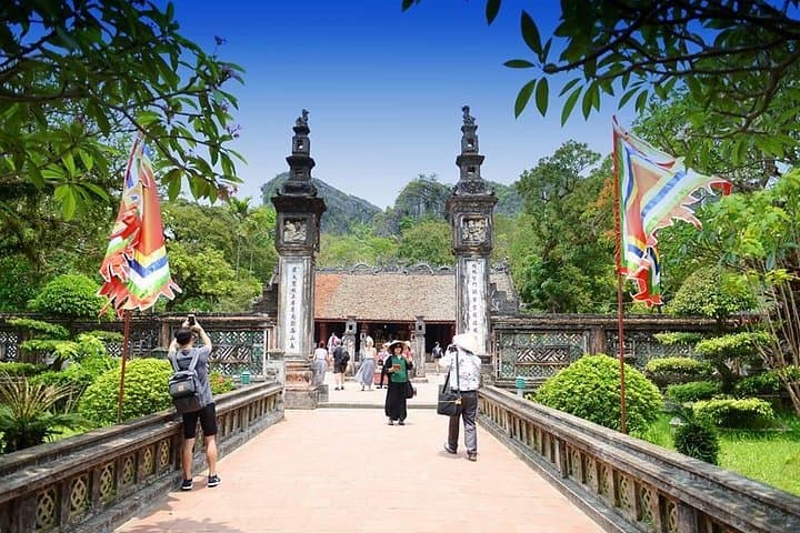 Ninh Binh Day Tour: Hoa Lu, Am Tien Cave & Trang An Boat Ride photo 2