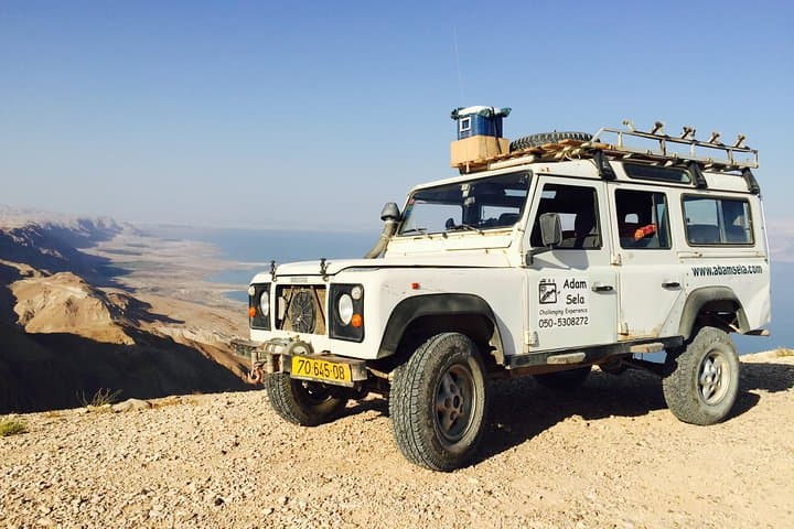 Two-Hour 4x4 Jeep Tour of Makhtesh Ramon from Mitzpe Ramon photo 2