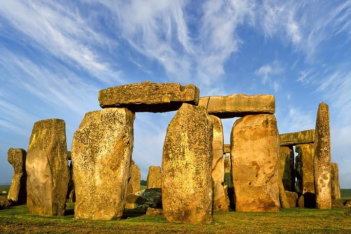 Cotswolds, Stonehenge & Bath: Small-Group Day Tour from London photo 2