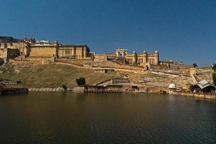 Day Trip to Jaipur from Delhi: Amber Fort, City Palace & Bazaar